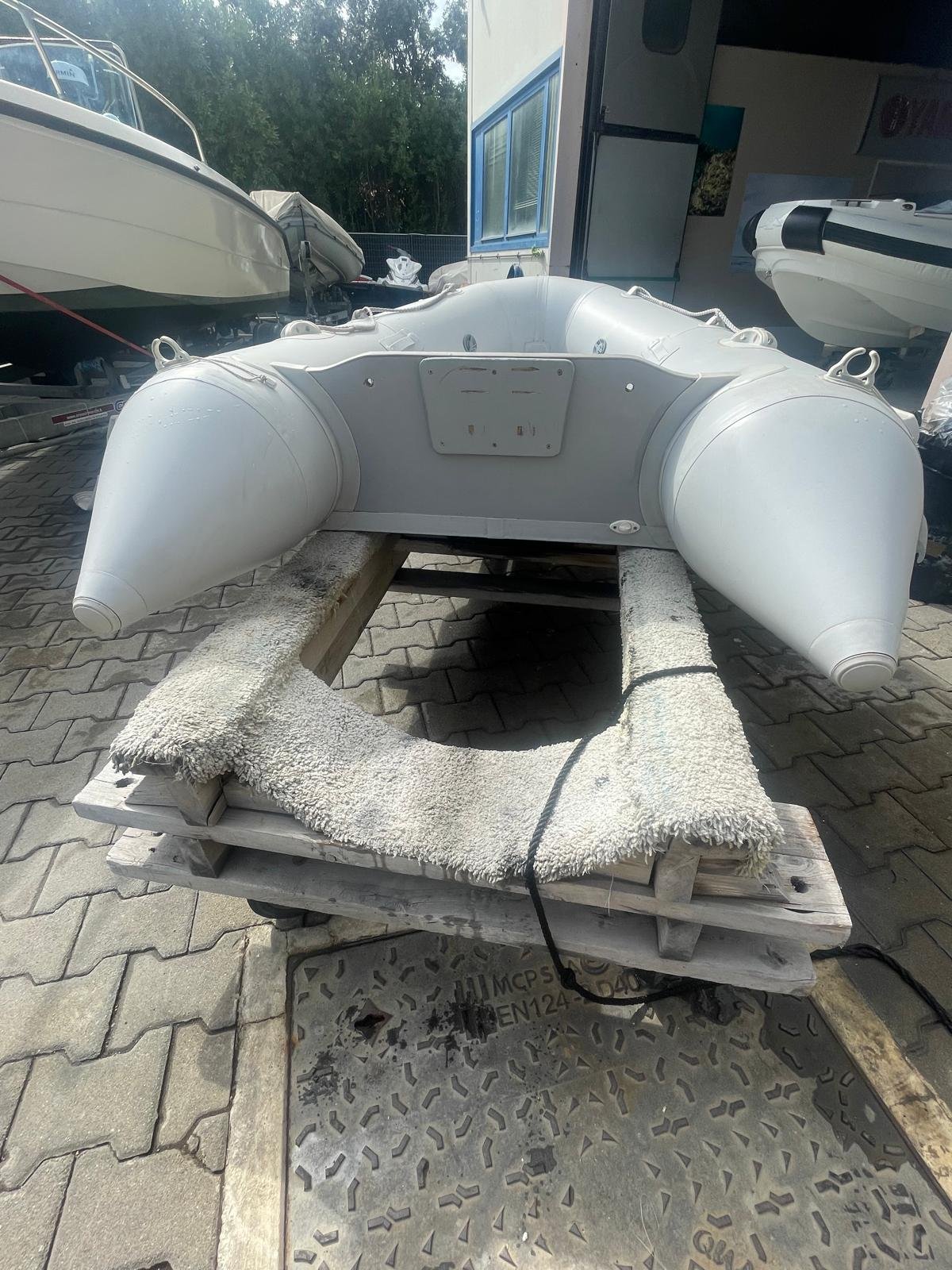 Tender Hercules 220