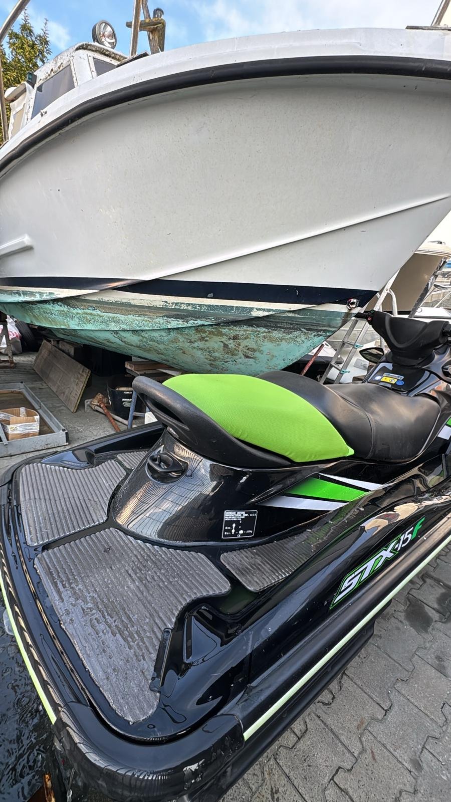 Kawasaki STX 15 F