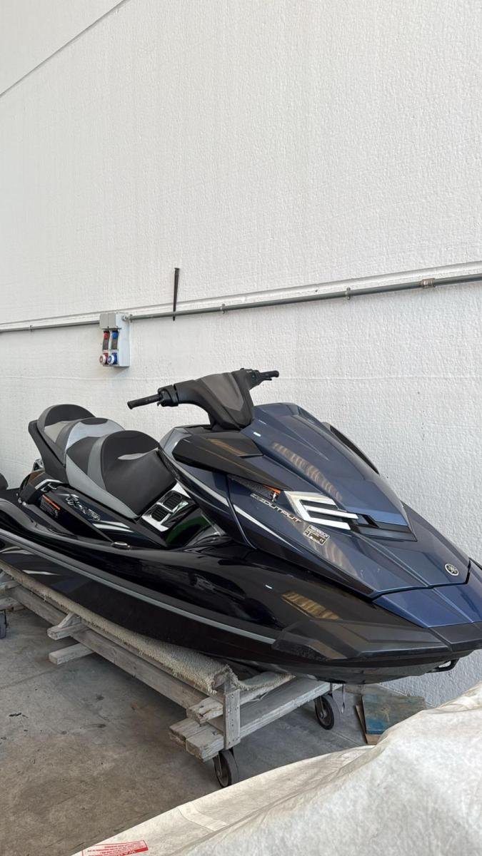 JET SKI YAMAHA WAVE RUNNER MOD. FX CRUISER