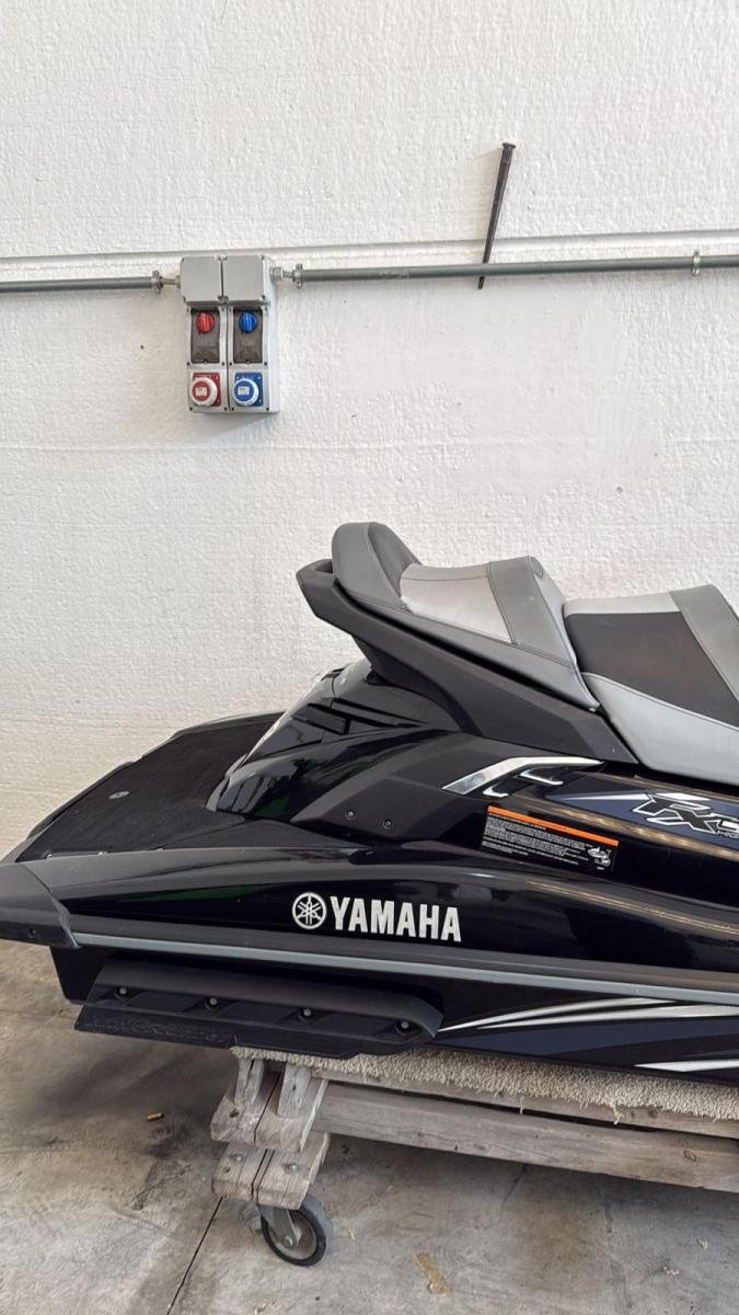 JET SKI YAMAHA WAVE RUNNER MOD. FX CRUISER