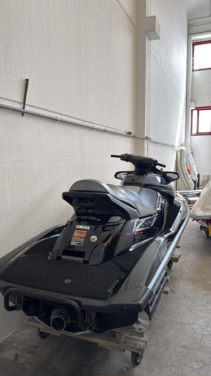 JET SKI YAMAHA WAVE RUNNER MOD. FX CRUISER