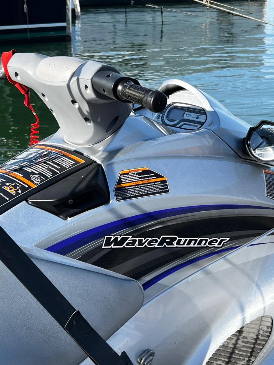 JET SKI YAMAHA WAVE RUNNER MOD. VX CRUISER 