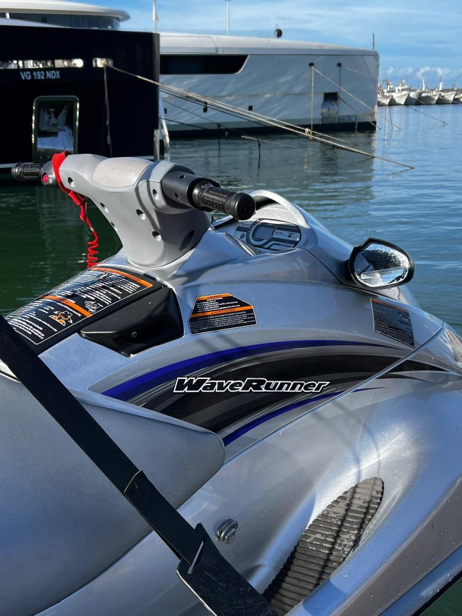 JET SKI YAMAHA WAVE RUNNER MOD. VX CRUISER 